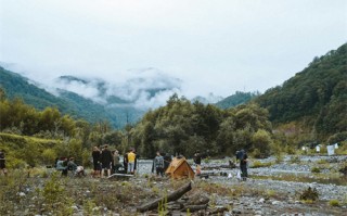 【上有老下有小】全集百度云[1080p高清电影中字]百度网盘下载